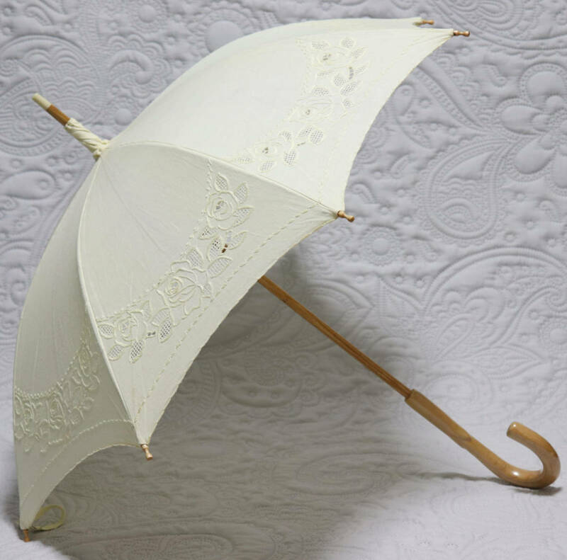 新品 長傘 麻100％ 上品で綺麗な薔薇刺繍の日傘 木製 v3256