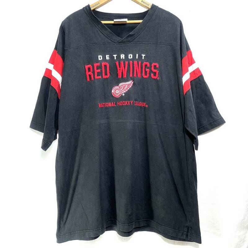 ■ Lee SPORT NHL ” RED WINGS ” レッドウィングス 刺繍ロゴ 袖 切り替えし Tシャツ サイズXL 黒 赤 アメカジ ホッケー スポーツ 観戦 ■