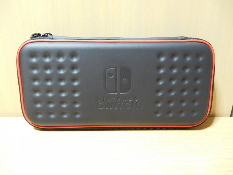 美品 Nintendo Switch 任天堂ライセンス商品 タフポーチ HORI ホリ 黒赤 ブラックレッド ニンテンドースイッチ 携帯ゲーム収納アクセサリー