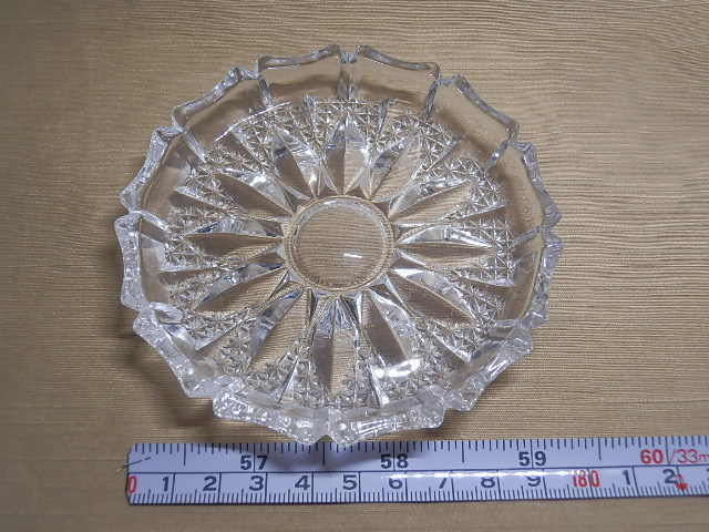 ガラス　灰皿　10cm　高さ1cmくらい　
