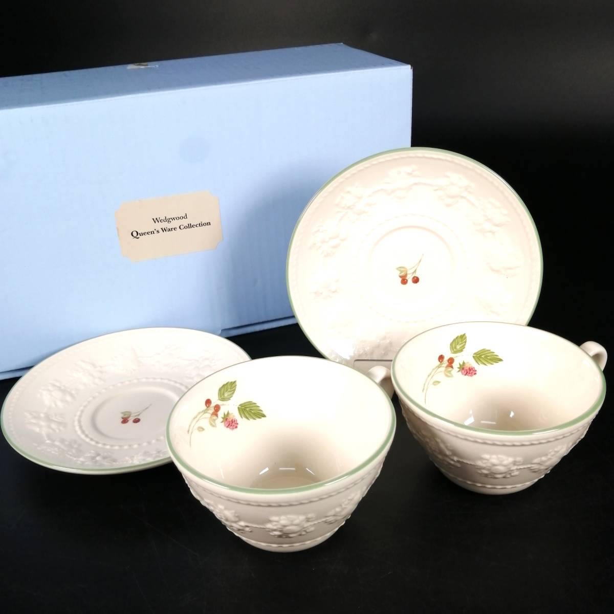 未使用 WEDGWOOD FESTIVITY RASPBERRY カップ ソーサー 2脚 セット ウェッジウッド フェスティビティラズベリー グリーン縁 食器 元箱付き 