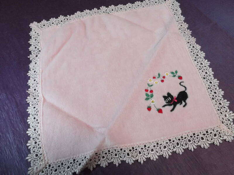 レース＆刺繍 黒ネコ ミニタオルハンカチ 22x23cm ピンク