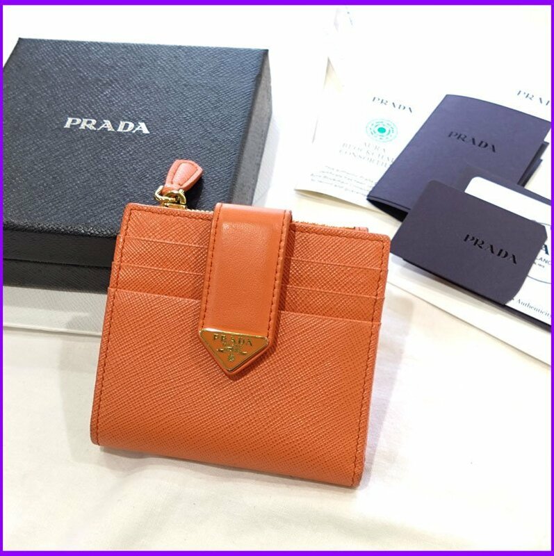 美品◆PRADA◆プラダ サフィアーノ/SAFFIANO 1ML047 ARANCIO ゴールド金具 2つ折り財布　定価80,300