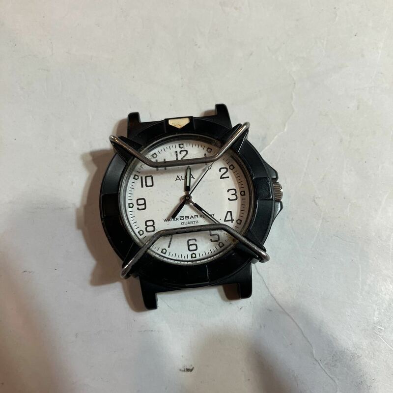 稼動品　腕時計　セイコー　ALBA QUARTZ WATER RESISTANT 5BAR 男性用　美品
