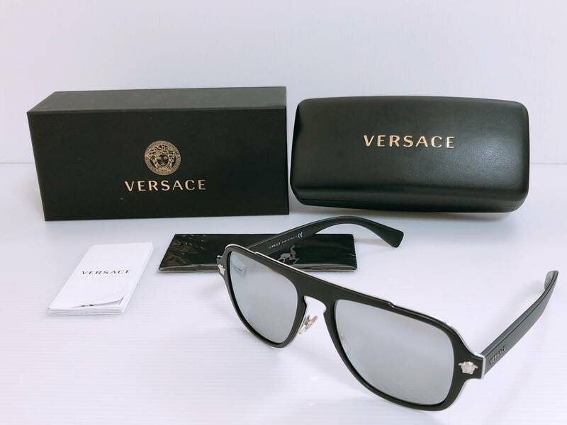 VERSACE　ヴェルサーチ　サングラス　メンズ　ミラーレンズ　メデューサ　箱付き