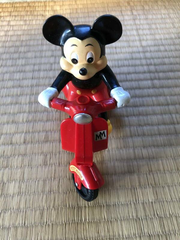 ディズニー　ミッキーマウスのおもちゃ