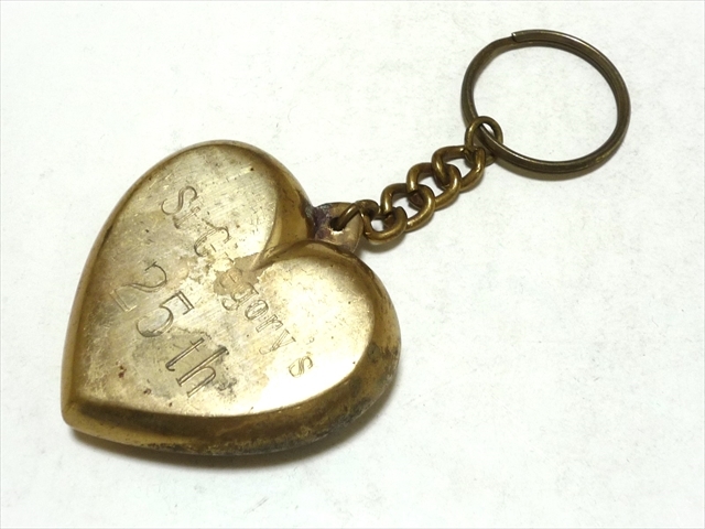 ビンテージ ハート型 キーホルダー ブラス製 St.Gregory's 25th リングタイプ レア アメリカ雑貨 アクセサリー