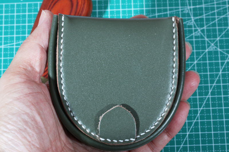 BIG大容量ハンドメード極厚 半円型（馬蹄型）小銭入れ手縫い職人　ダークグリーン