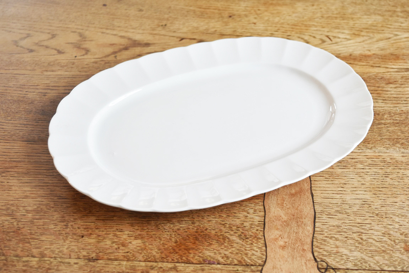 【白い食器】強度３倍　われにくい　強化磁器 ティアラ TIARA ピュアホワイト　オーバルプレート　フリル 盛皿 1枚　　（複数落札可能）