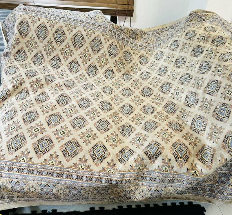 高級絨毯　絨毯　ペルシャ絨毯 手織り外国製　定価350,000円以上品　近鉄百貨店購入品　ウール