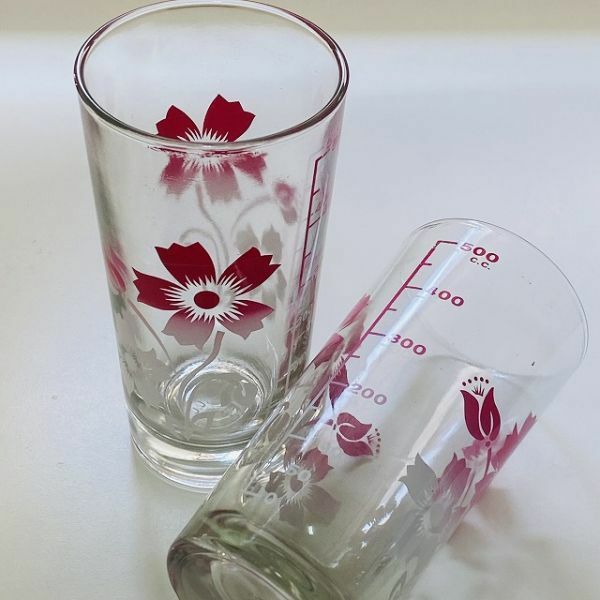 ◆台湾◆レトログラス◆JJグラス 大 花 ピンク 500 目盛り付◆台湾ガラス◆ヴィンテージPg25145a