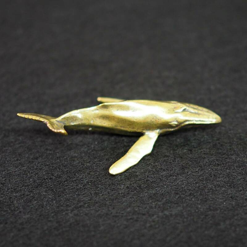 クジラ　鯨　ホエール　真鍮　ブラス　金運　brass 置物　アクセサリー　フィギュア　文鎮　雑貨