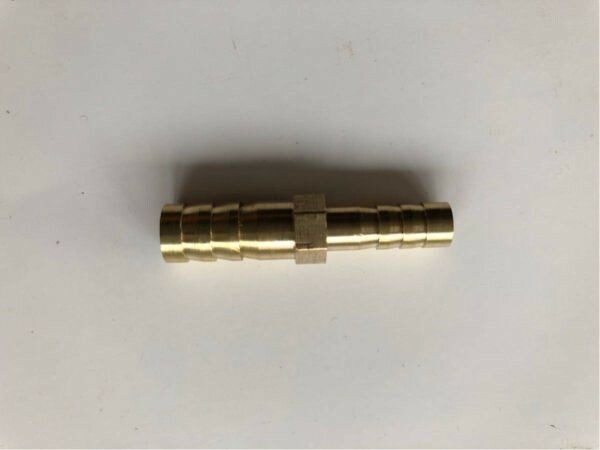 ホースコネクター 8mm 6mm ホース変換コネクター ブラス 銅製 燃料ホース等のサイズ変換に