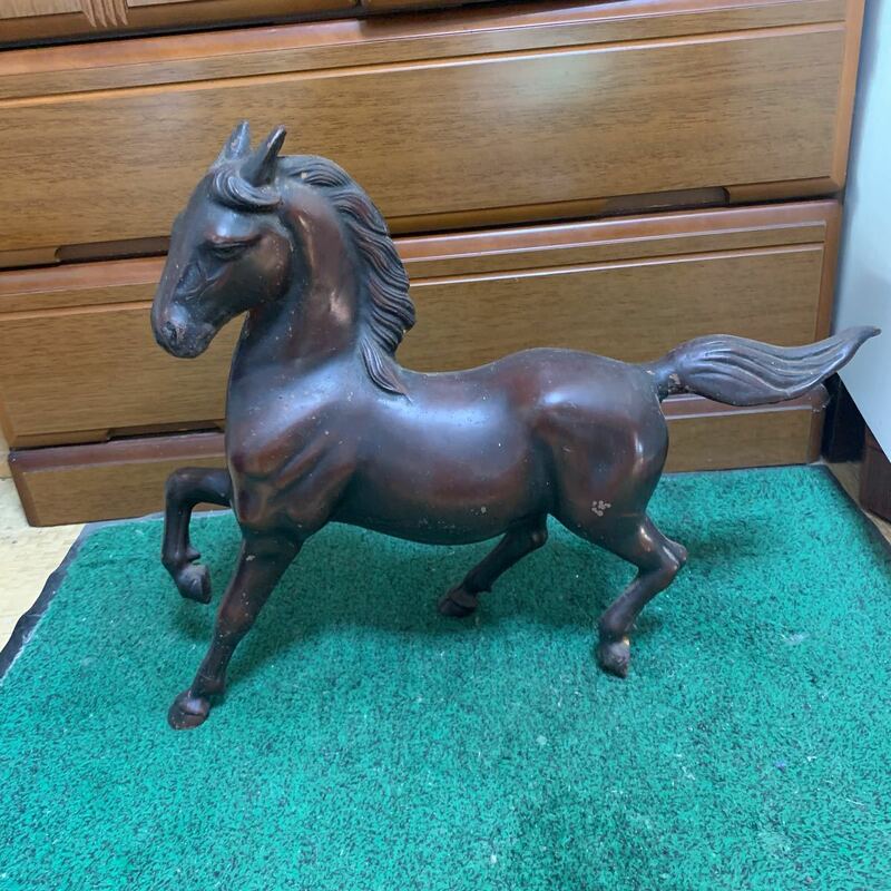 ブロンズ製　馬の彫刻