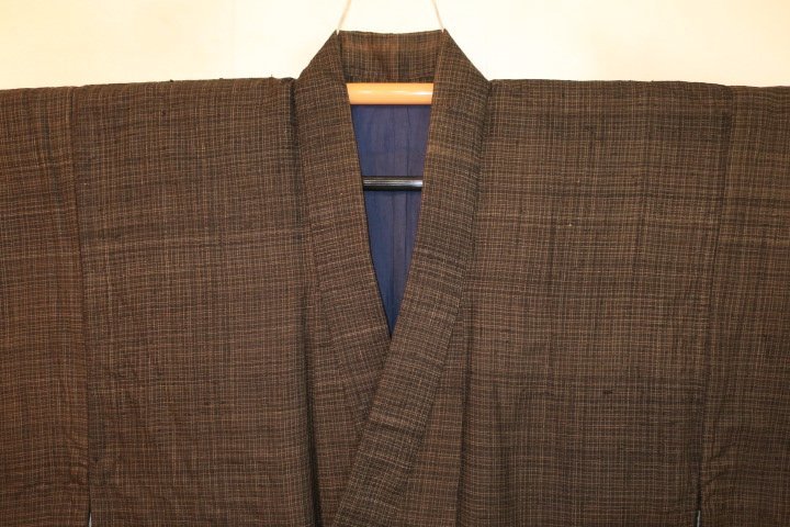 弐8735 本絹出羽紬 男性着物袷 裄65丈138 К野趣粗細泥草木染め微塵格子 カッコイイ着物だけシリーズ