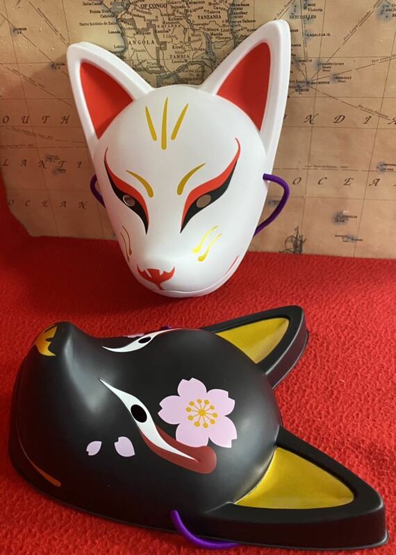 日本の伝統美「お面」祭り　縁日に“きつね面「天狐」白と夜桜の２種類/各１枚