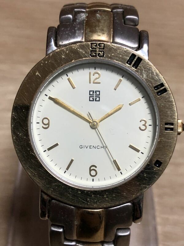 【ユ】GIVENCHY ジバンシー クォーツ腕時計 アナログ WHT GLD KC.19.XVII