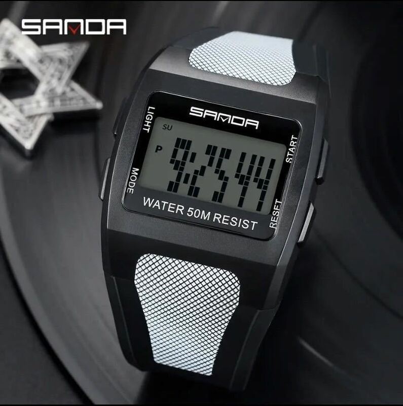 大特価セール　メンズスポーツウォッチ　オマージュ腕時計　ジムワーク　ランニング　アナログ　防水 　デジタル人気商品688R