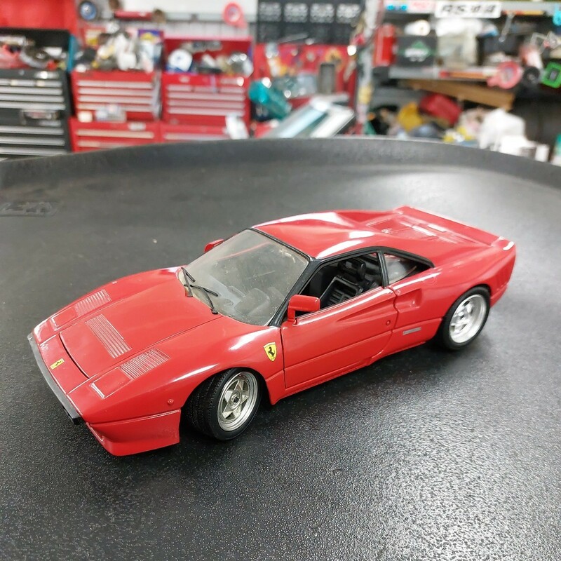 ◆ホットウィール　1/18スケール　 フェラーリ288GTO　箱無し訳あり経年劣化あります◆