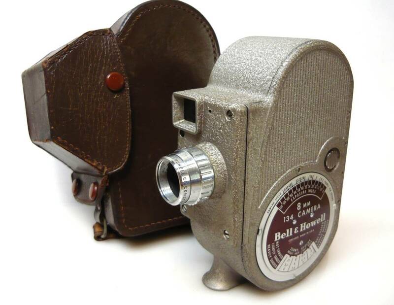 ★BELL&HOWELL 8MM 134 CAMERA CHICAGO. MADE IN U.S.A.◆COMAT 0.5 INCH f/2.5■ケース付き●ビンテージ8mmカメラ●