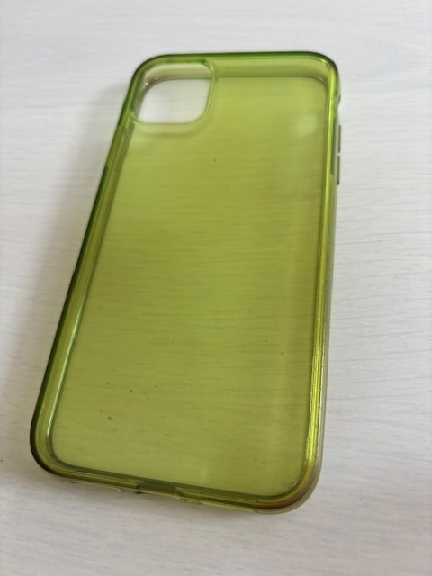iPhone11 iPhoneXR スマホカバー　グリーン　中古　傷汚れあり　黄緑　シリコン　TPU　難あり