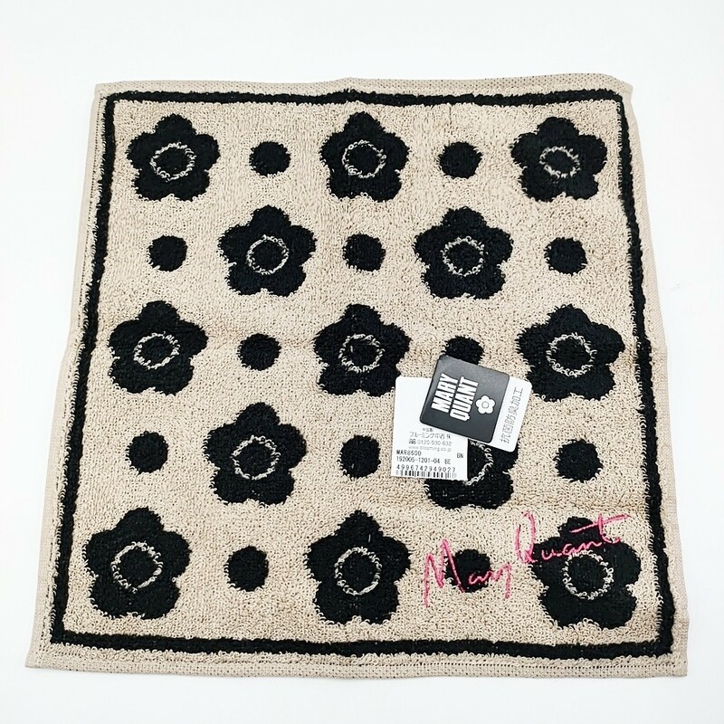 【未使用品】MARY QUANT マリークヮント タオルハンカチ ハンドタオル ベージュ×ブラック 花柄 デイジー ロゴ刺繍 W26 H26