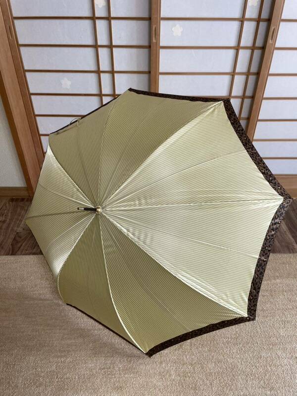 ＭＭ35］傘　雨具　雨傘　長傘　8本骨　ヒョウ柄　ストライプ　黄色　イエロー　茶　ブラウン　汚れあり　女性用　レディース