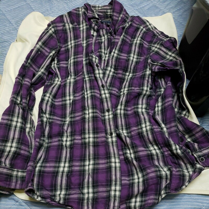 ユニクロ　紫　シャツ