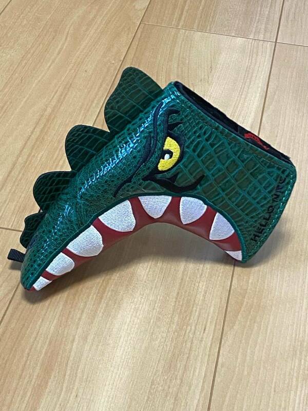 新品未使用☆大怪獣モチーフパターカバー★マグネット式