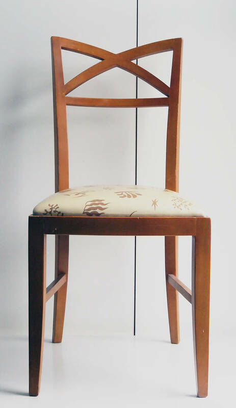 サザビー　木製(無垢材)　チェア　椅子　1点もの　　特徴的なフォルムが美しい！　送料 2840円から（地域により異なります）