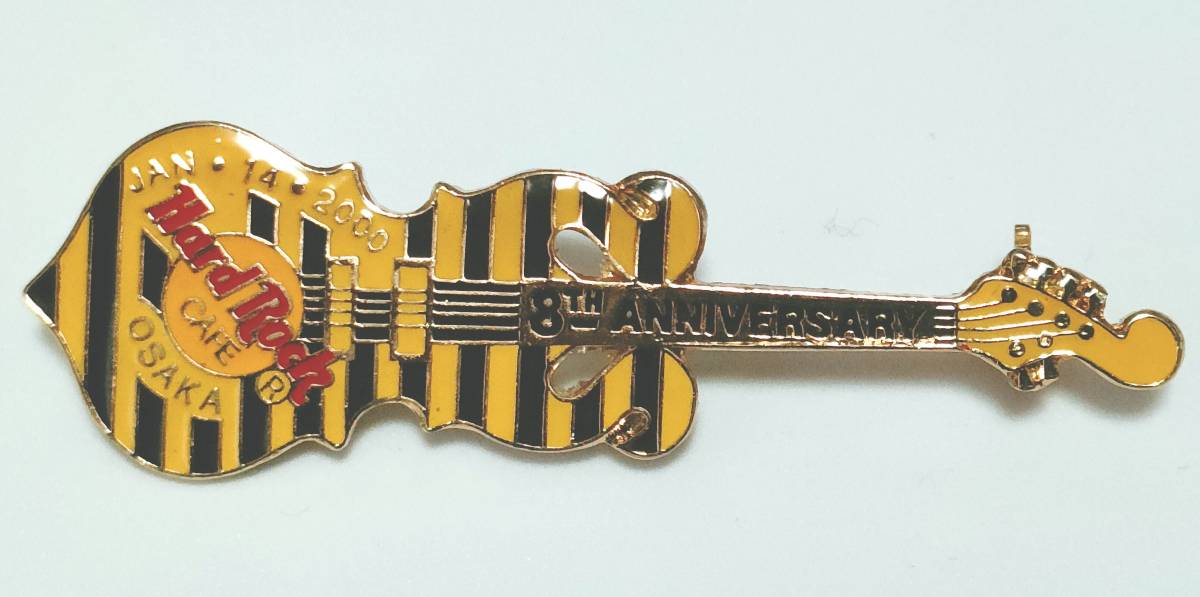 バッジ　ハードロックカフェ 大阪 8周年 ギター 虎柄 阪神タイガース　HARD ROCK CAFE OSAKA 8TH ANNIVERSARY GUITAR TIGER　ブローチ