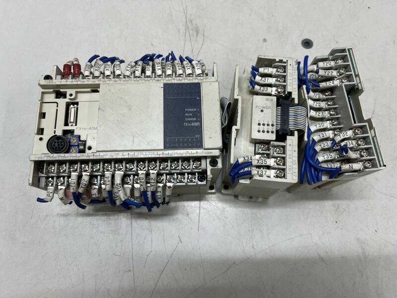 F82 MITSUBISHI MELSEC FX1N-40MR FX2N-16EYR FX2N-8EX 三菱電機シーケンサ