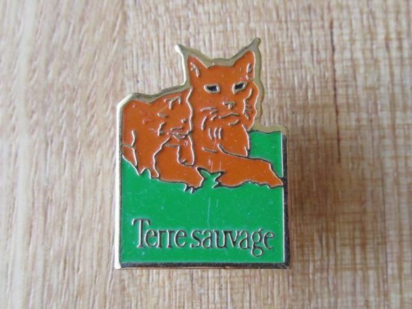 古い ピンバッジ : Terre sauvage 虎 猫 動物 アニマル ピンズ #M