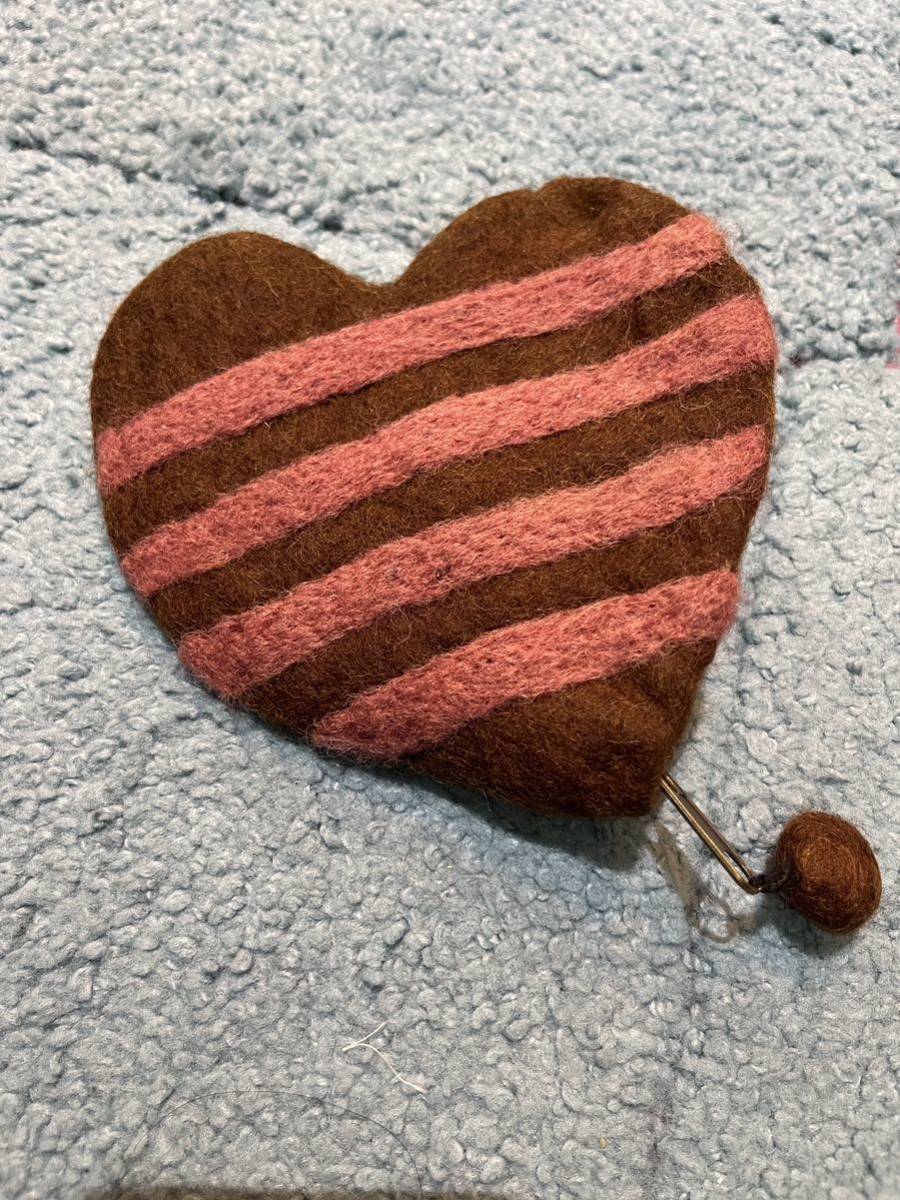 新品　小銭入れ　もふもふ素材　ハート形