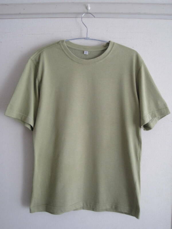 UNIQLO ユニクロ Tシャツ 2002年頃 ビンテージ 緑 グリーン カーキ 綿100％ ユーズド 古着 GU ファストリ ZARA H&M オリーブ