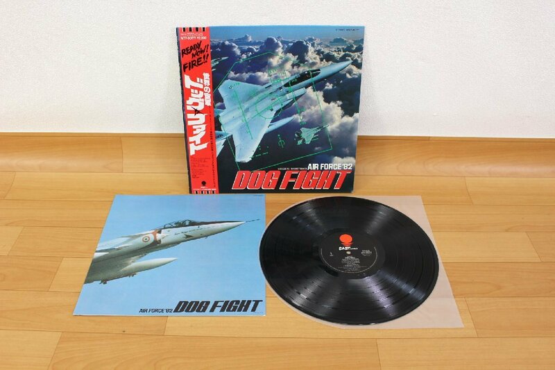 △現状品△ 「Air Force '82 Dog Fight Original Soundtrack」 アナログ盤 WTP-90177/Eastworld　ジャケット傷み (2745108)