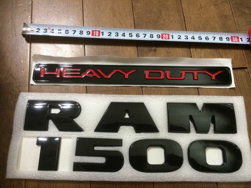 RAM 1500 HEAVY DUTY エンブレム dodge ダッジ ラム ヘビー ドゥーティー 黒 赤 ブラック レッド 2500 3500