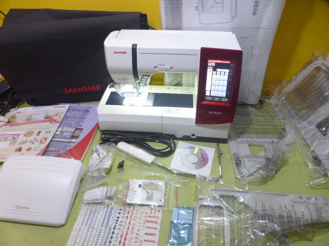 ★ほぼ新品★JANOME ジャノメコンピューターミシン セシオ9700★15-r