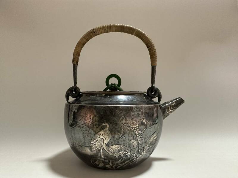 時代 純銀製 蔵六居造 古松仙鶴彫 獣口湯沸 工芸品 古美術品 銀瓶 煎茶道具