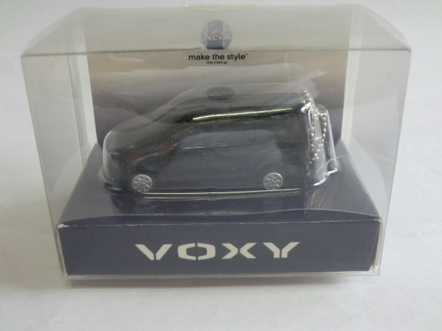 新品　非売品　トヨタ ヴォクシー VOXY 70系 LED ミニカー キーホルダー　プルバックカー