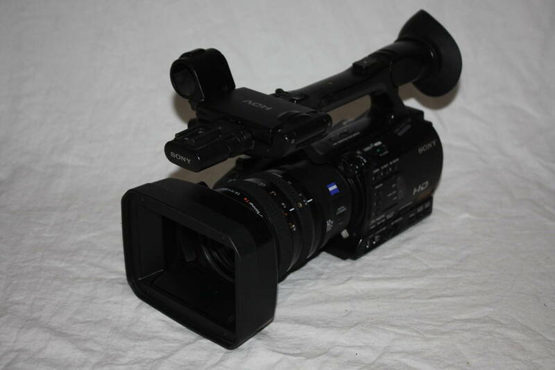 SONY　HVR-Z7J　 HD業務用ビデオカメラ（検：HXR-、PMW-、FDR-、PXW-）