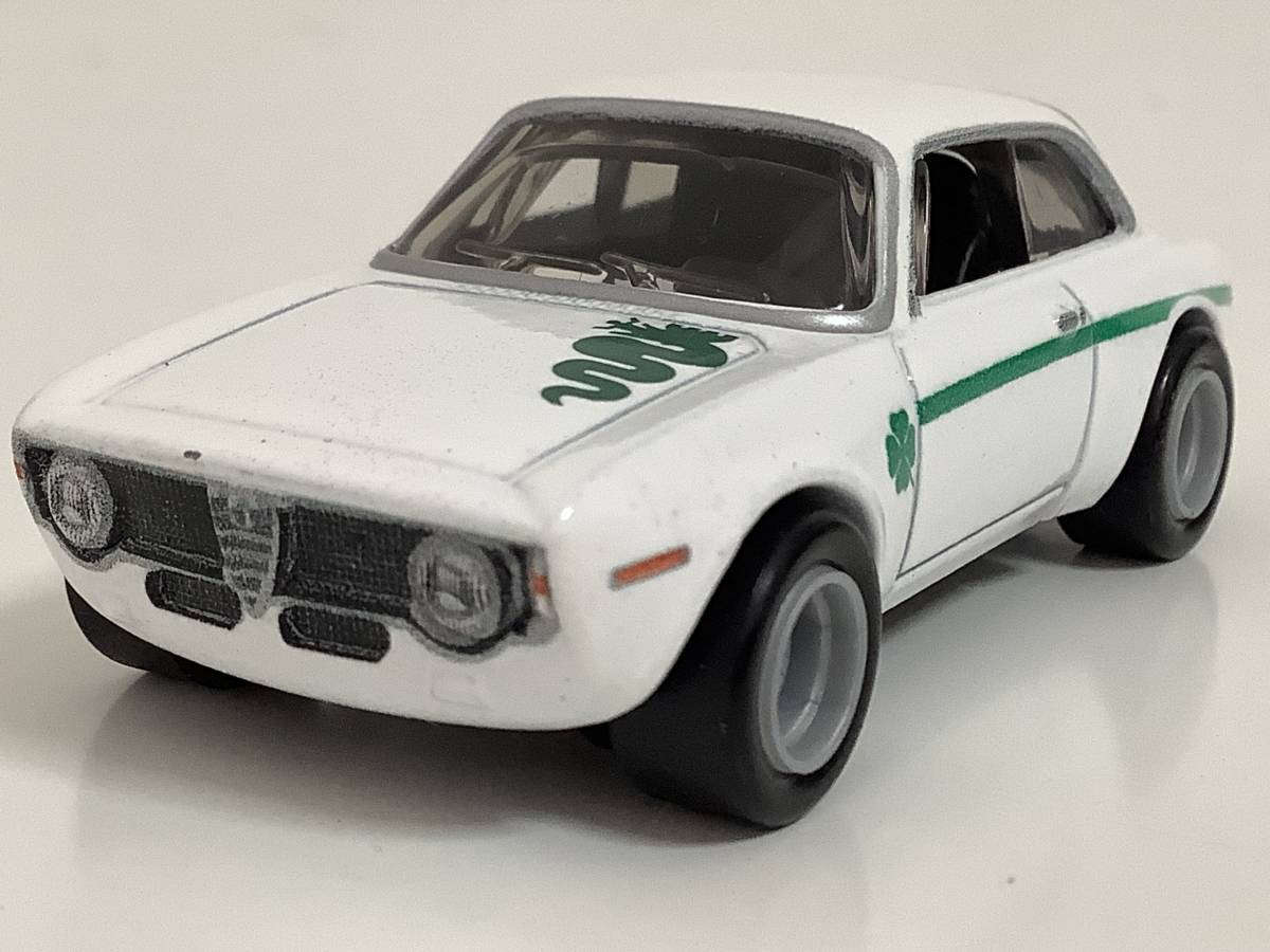 アルファロメオ ジュリア GTA 1300 ジュニア 105系 段付き クワドリフォリオ 1968年式~ 1/62 約6.6㎝ ホットウィール ミニカー 送料￥290
