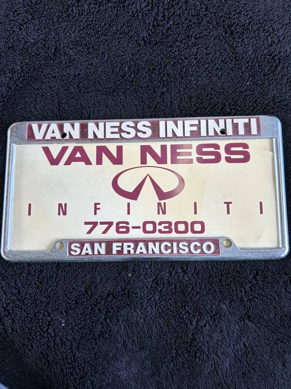 希少品　VAN　NESS　INFINITI　776-0300　ナンバープレート枠　即日発送！！