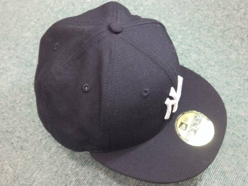 【USED】 NEW ERA ニューエラ 59FIFTY アンダーバイザー キャップ size 7 1/4（57.7cm） / ブラック/マルチ