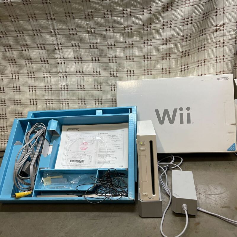 【ジャンク品】任天堂 Wii Nintendo ニンテンドー 白　「RVL-001」動作未確認 