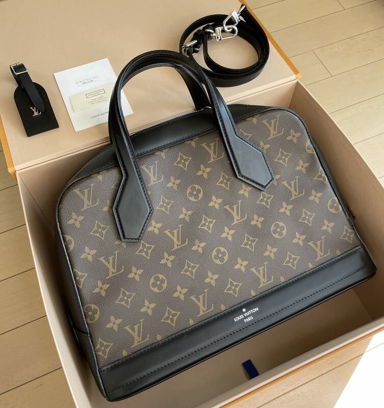 Louis Vuitton Dora MM モノグラムマカサー ハンドバッグ