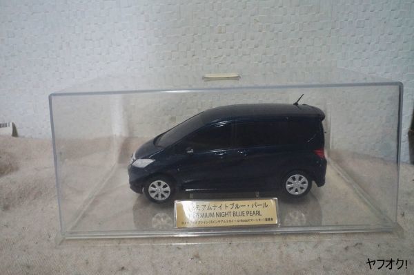 ホンダ カラーサンプル フリード 1/24 ミニカー プレミアムナイトブルーパール　難あり