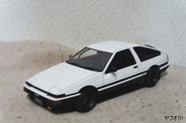 イグニッションモデル トヨタ トレノ ３Door 1/18 ミニカー IG 白