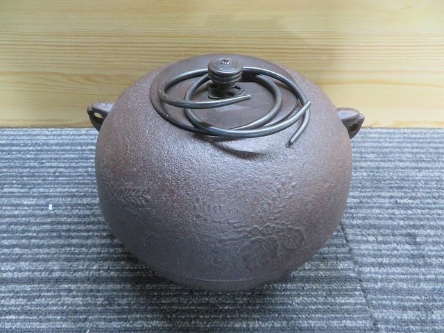 ☆鉄瓶　工芸品　茶瓶 茶道具　真鍮　フタ　取手回ります　現状品