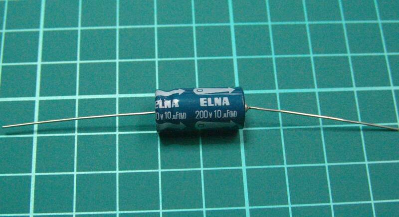ELNA 電解コンデンサ‐ 10μF　200V 新品 チューブラーType